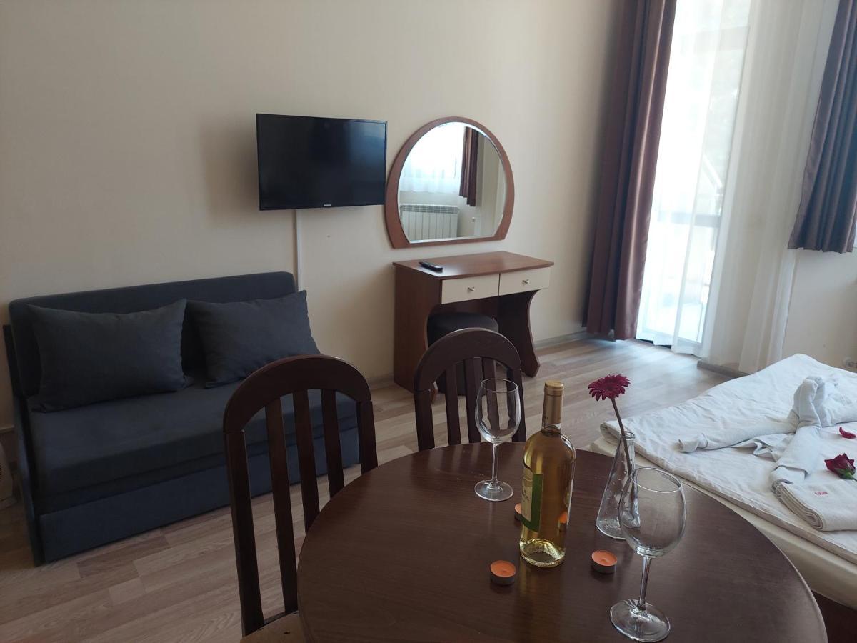 Apartamento Хотел Флора Private Studio All Seasons Borovets Exterior foto